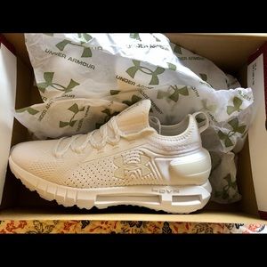 NEW Under Armour HVR White Fantom